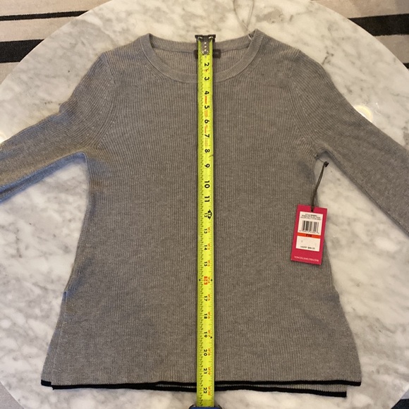 Vince Camuto - XSP Gray Sweater - New with Tags - Picture 7 of 10